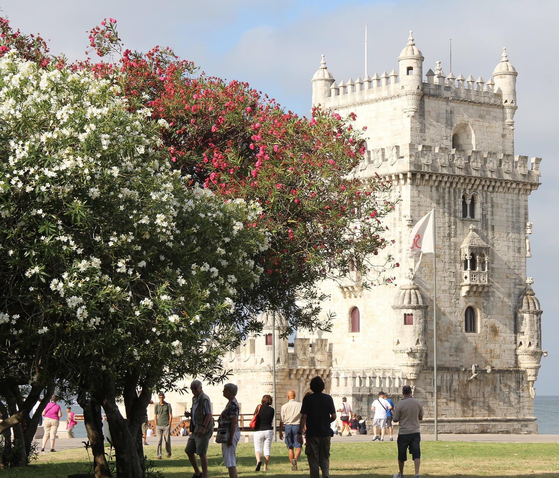 Descobrindo Lisboa e Além: Um Roteiro Encantador